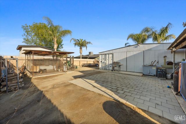 605 Stirrup Avenue, Bakersfield, CA 93307