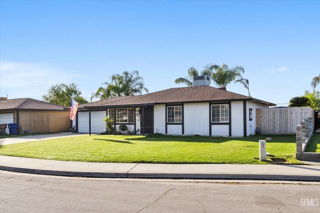 605 Stirrup Avenue, Bakersfield, CA 93307