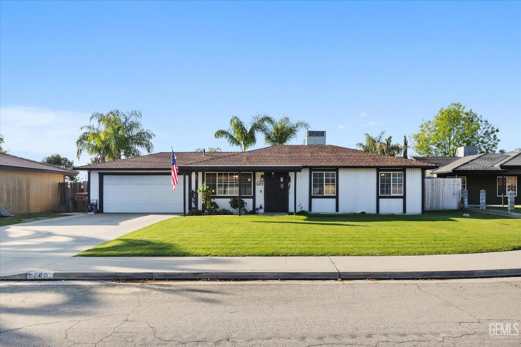605 Stirrup Avenue, Bakersfield, CA 93307
