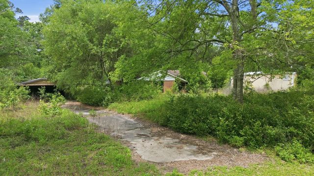 124 White Oak Drive N, Woodbranch, TX 77357