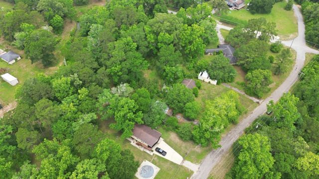 124 White Oak Drive N, Woodbranch, TX 77357