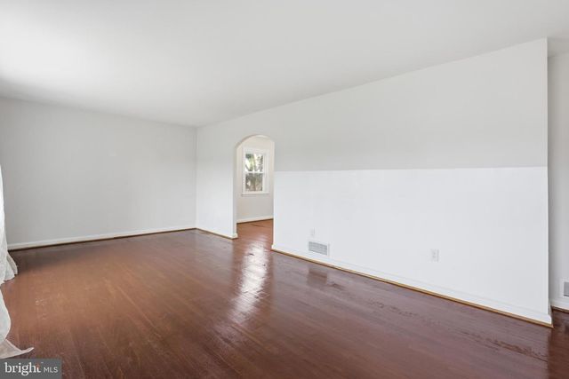 10 MATTHEWS AVE, Cockeysville, MD 21030