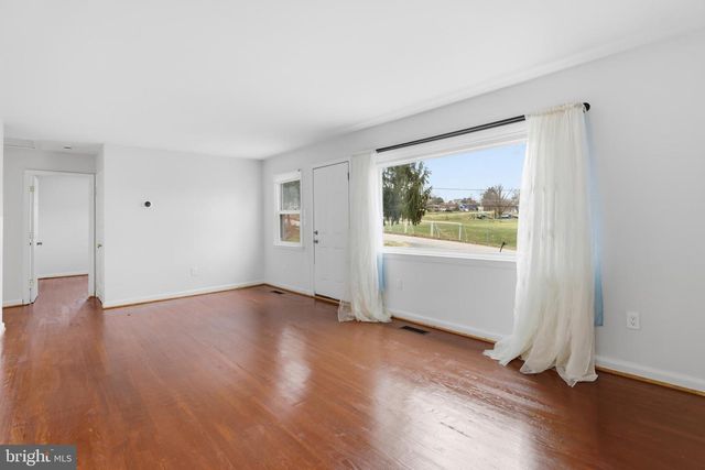 10 MATTHEWS AVE, Cockeysville, MD 21030