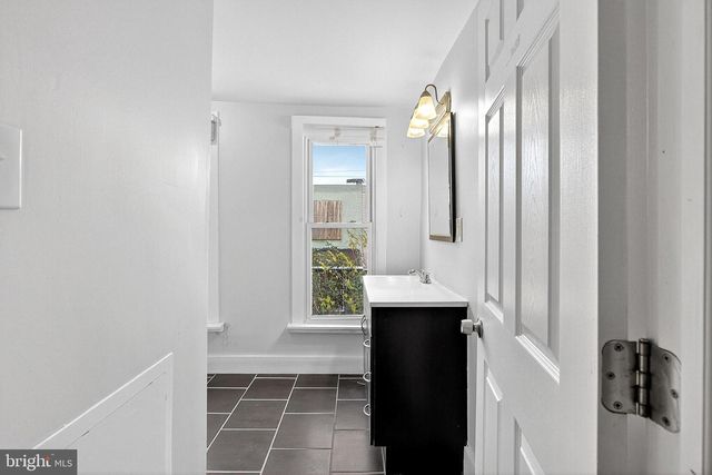 2245 GREENWICH ST, Philadelphia, PA 19146