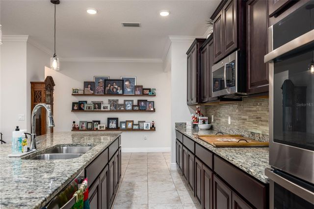 6075 SW 215TH TERRACE, Newberry, FL 32669