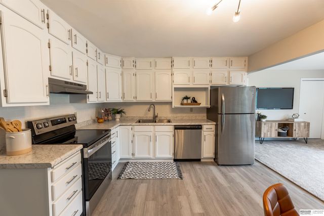 7675 S 41st Avenue, Bellevue, NE 68147