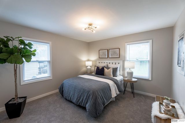7675 S 41st Avenue, Bellevue, NE 68147