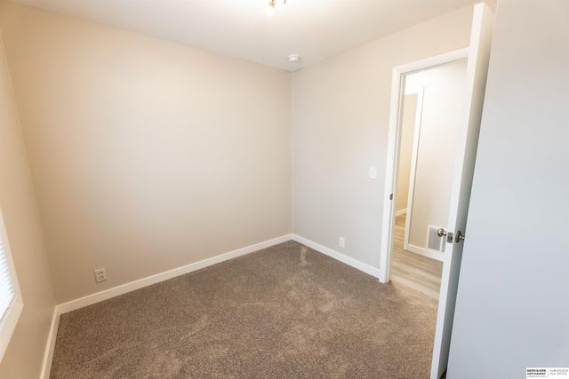 7675 S 41st Avenue, Bellevue, NE 68147