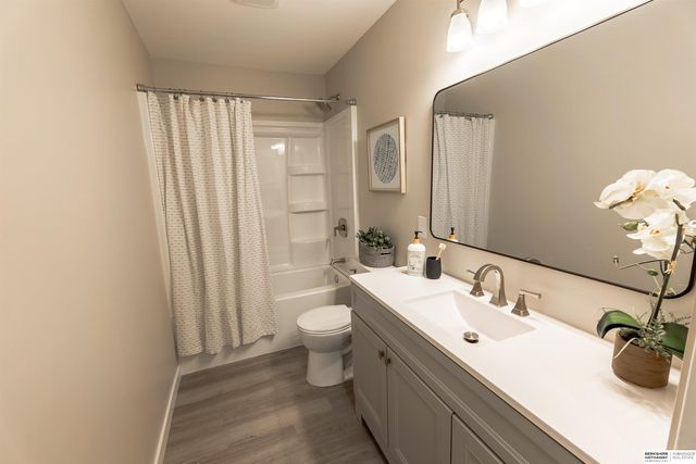 7675 S 41st Avenue, Bellevue, NE 68147