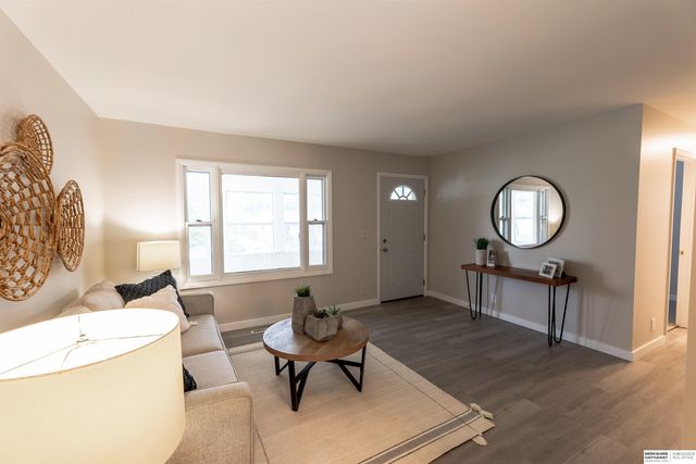 7675 S 41st Avenue, Bellevue, NE 68147