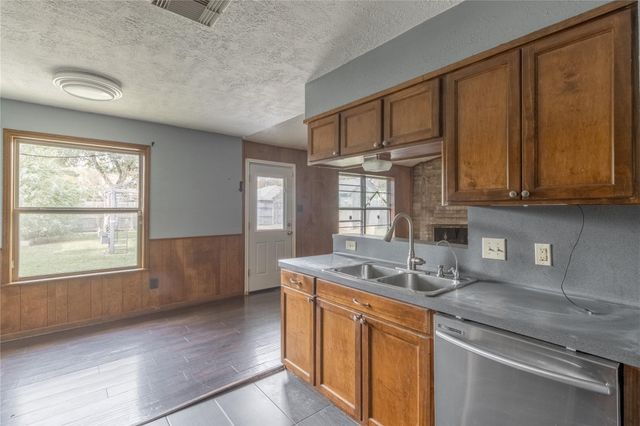 4502 Adobe Lane, Baytown, TX 77521