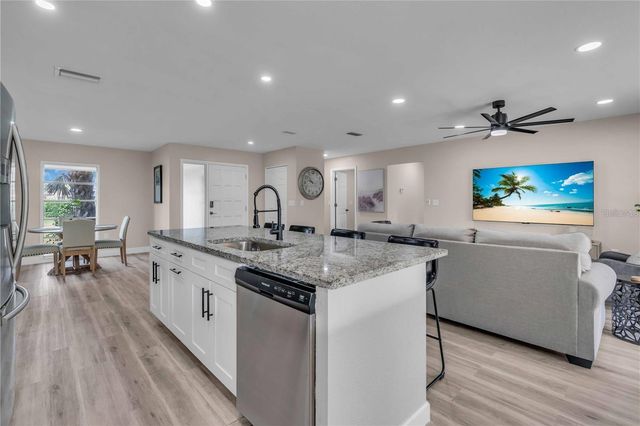 200 COCOANUT AVENUE 7, Sarasota, FL 34236