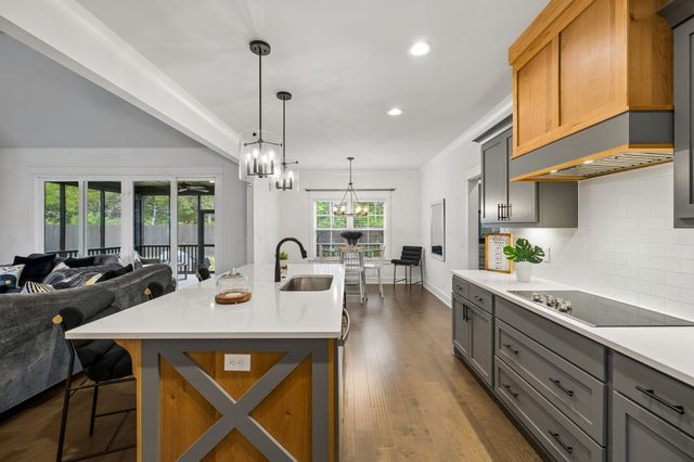 2614 Holly Springs Dr, Murfreesboro, TN 37128