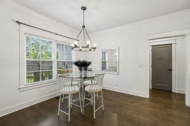 2614 Holly Springs Dr, Murfreesboro, TN 37128