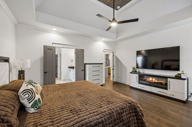 2614 Holly Springs Dr, Murfreesboro, TN 37128