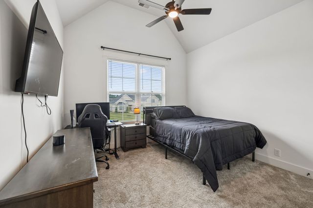 2614 Holly Springs Dr, Murfreesboro, TN 37128