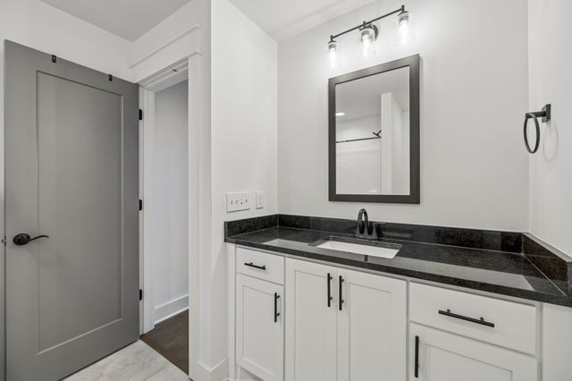 2614 Holly Springs Dr, Murfreesboro, TN 37128