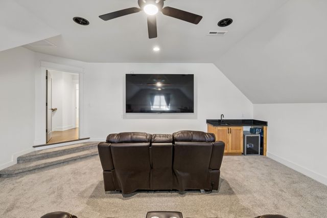 2614 Holly Springs Dr, Murfreesboro, TN 37128