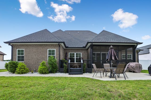 2614 Holly Springs Dr, Murfreesboro, TN 37128