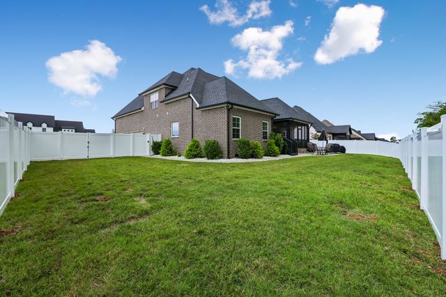 2614 Holly Springs Dr, Murfreesboro, TN 37128
