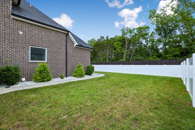 2614 Holly Springs Dr, Murfreesboro, TN 37128