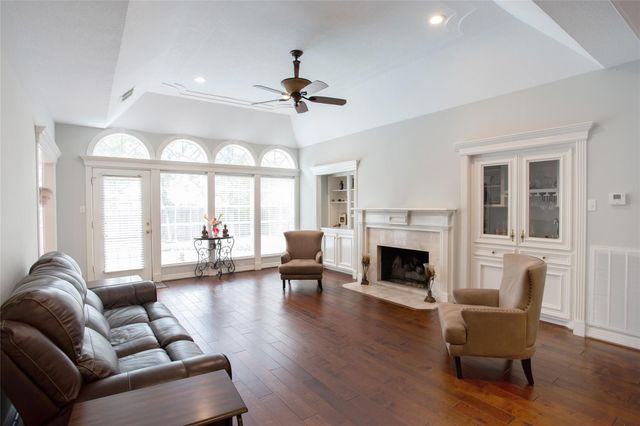 95 Rush Haven Drive, The Woodlands, TX 77381