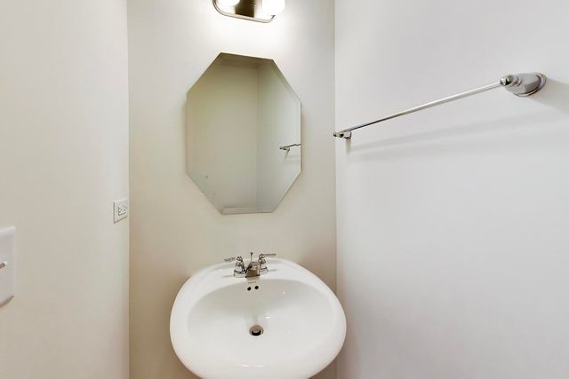 1011 Celebration Drive, Aurora, IL 60504