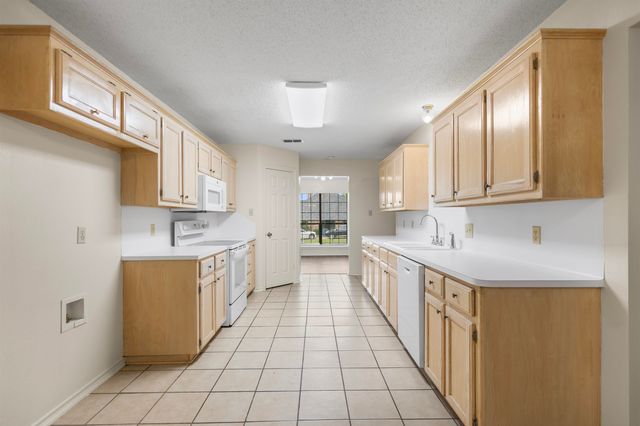 607 Gayle St, Gladewater, TX 75647