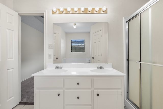 607 Gayle St, Gladewater, TX 75647
