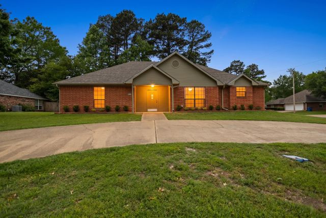 607 Gayle St, Gladewater, TX 75647