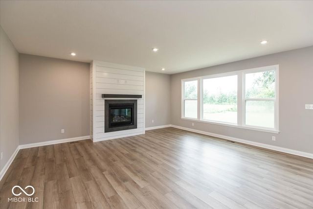 9564 Hemingway Drive, Indianapolis, IN 46239