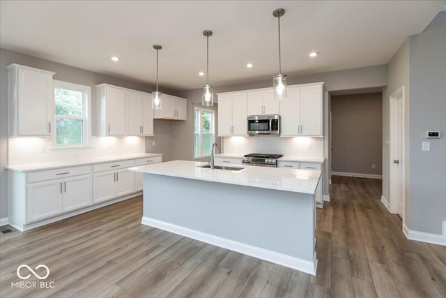 9564 Hemingway Drive, Indianapolis, IN 46239