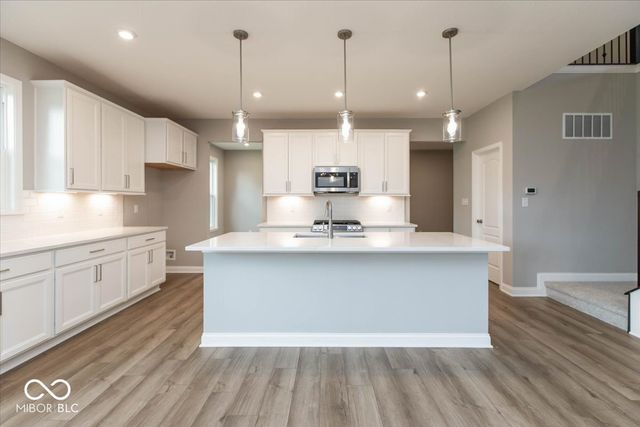 9564 Hemingway Drive, Indianapolis, IN 46239