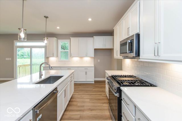 9564 Hemingway Drive, Indianapolis, IN 46239