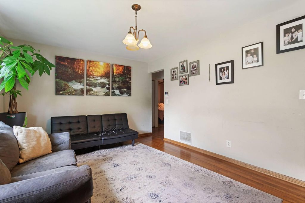 527 Emil Avenue, Shoreview, MN 55126 — photo 4