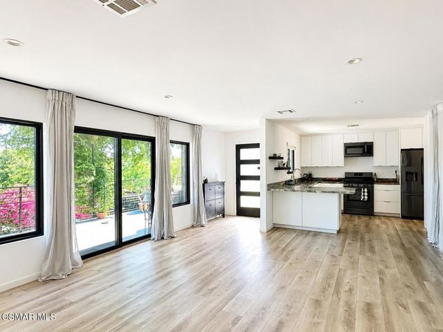 9218 Slater Terrace, Chatsworth, CA 91311