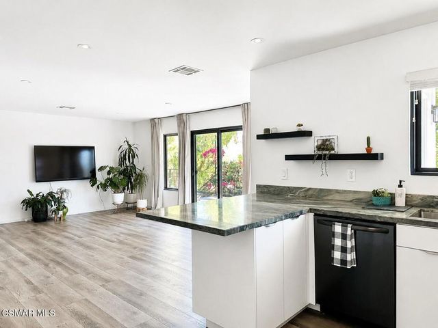 9218 Slater Terrace, Chatsworth, CA 91311