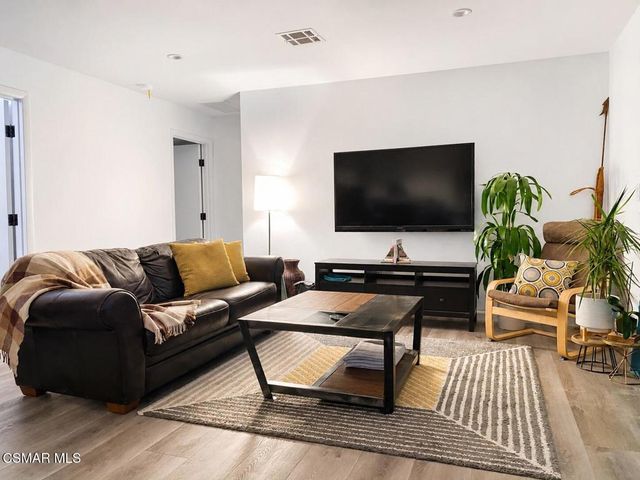 9218 Slater Terrace, Chatsworth, CA 91311