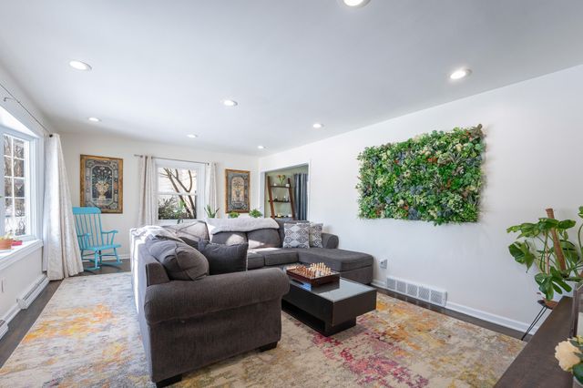 1940 Skyler Drive, Kalamazoo, MI 49008