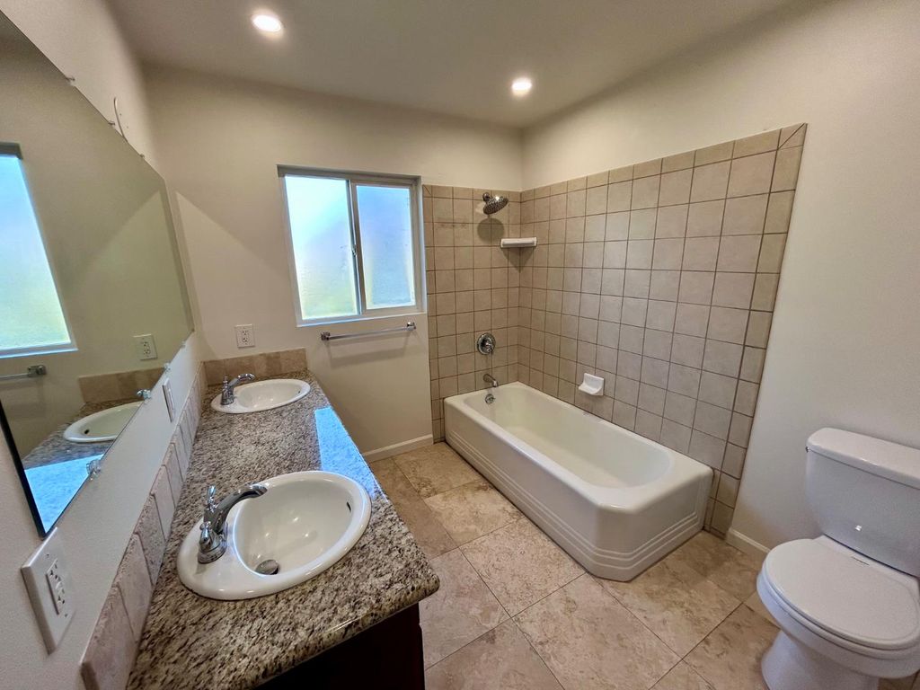 Image 14 of property listing at 10433 S Bethel Avenue, Selma, CA 93662