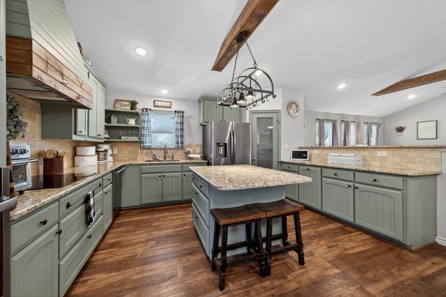 150 S Westlake Drive, Leonard, TX 75452