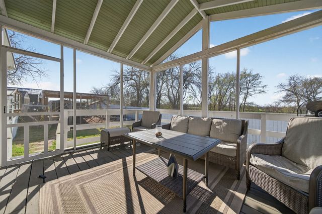 150 S Westlake Drive, Leonard, TX 75452