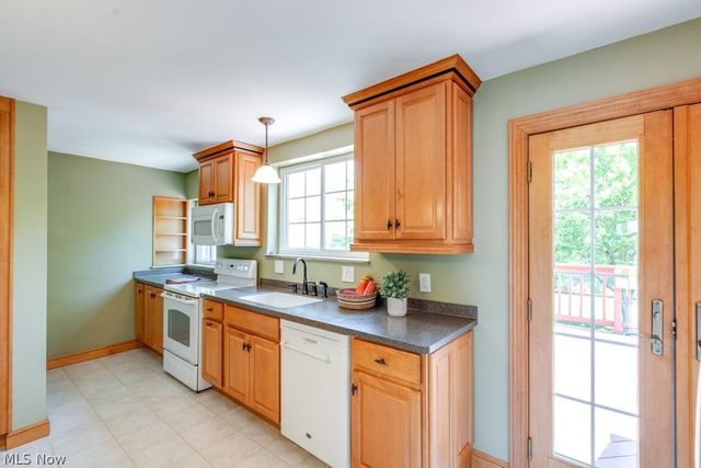 3241 W 231st Street, North Olmsted, OH 44070