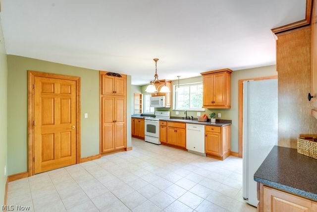 3241 W 231st Street, North Olmsted, OH 44070