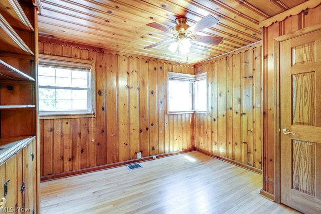3241 W 231st Street, North Olmsted, OH 44070