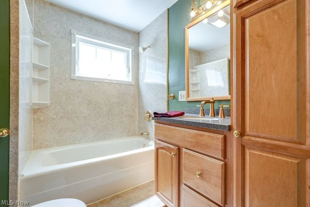 3241 W 231st Street, North Olmsted, OH 44070