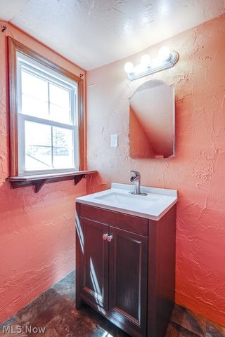 3241 W 231st Street, North Olmsted, OH 44070
