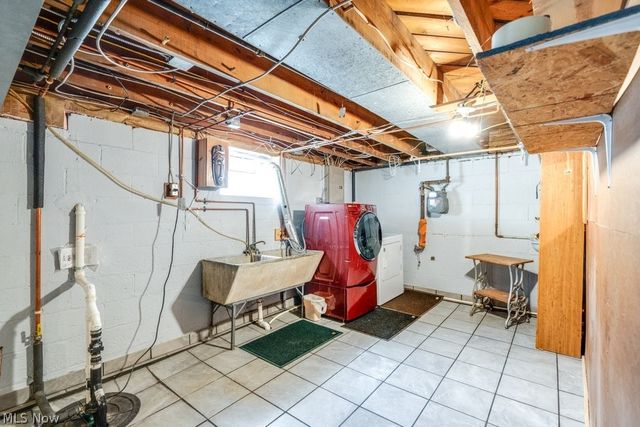 3241 W 231st Street, North Olmsted, OH 44070