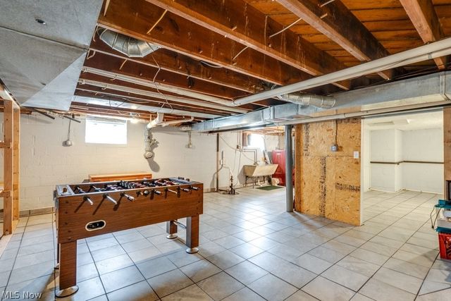 3241 W 231st Street, North Olmsted, OH 44070