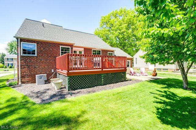 3241 W 231st Street, North Olmsted, OH 44070